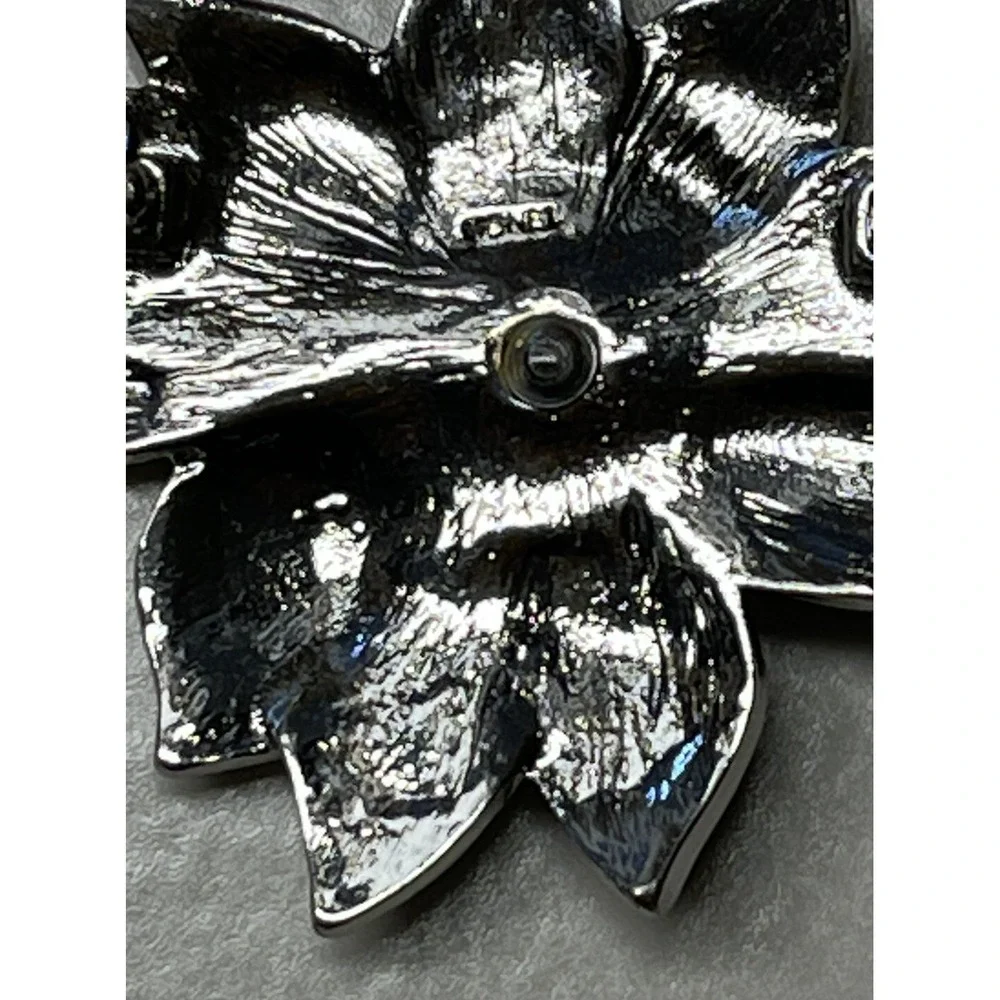 MONET Christmas Pin RHINESTONE Pointsetta Floral Brooch Estate COSTUME JEWELRY